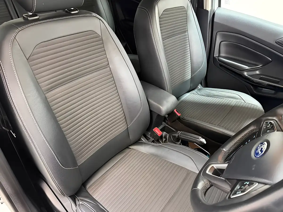 Used 2019 Ford Ecosport Titanium White - Interior and Exterior details 14
