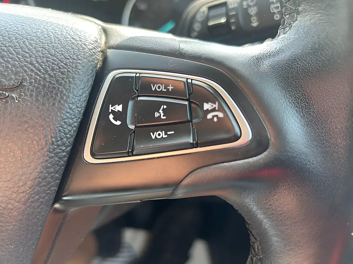 Used 2019 Ford Ecosport Titanium White - Interior and Exterior details 13