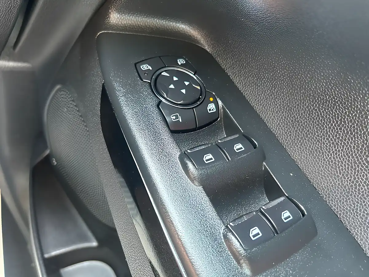 Used 2019 Ford Ecosport Titanium White - Interior and Exterior details 15