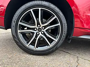 Used 2019 Ford Edge ST-Line Red - Interior and Exterior details 10