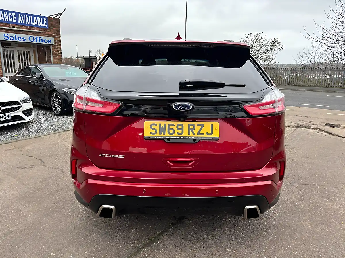 Used 2019 Ford Edge ST-Line Red - Interior and Exterior details 11