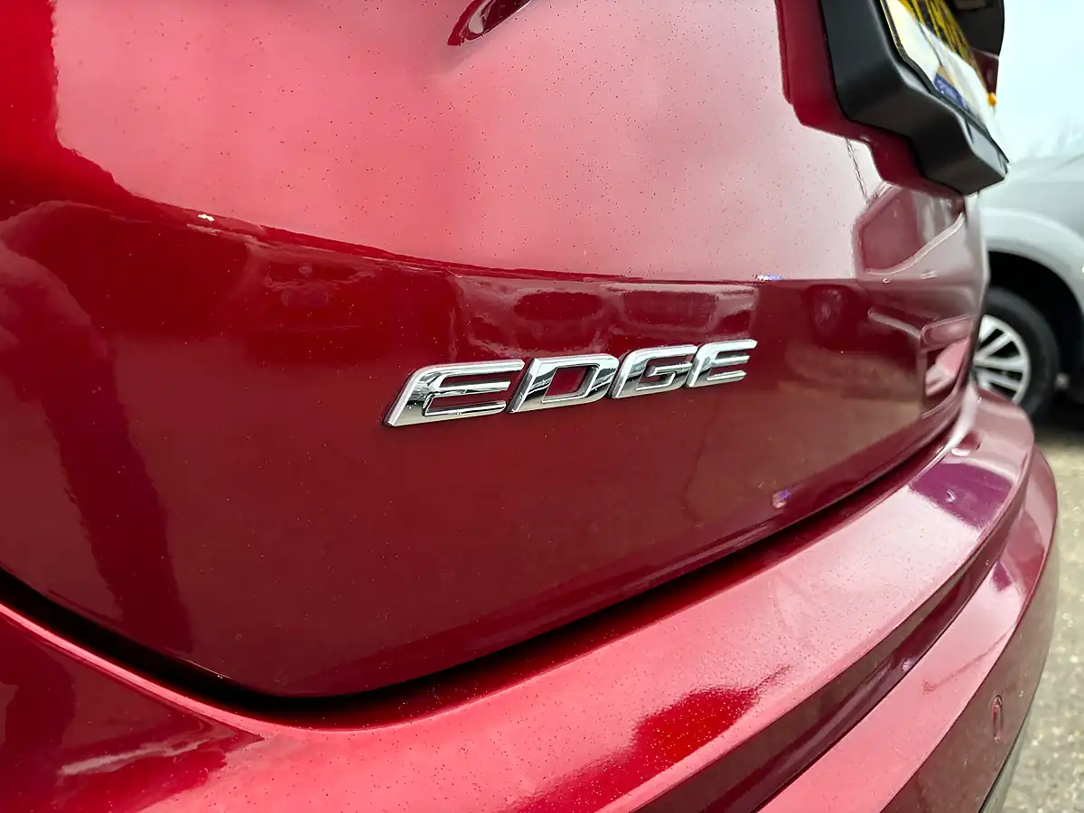 Used 2019 Ford Edge ST-Line Red - Interior and Exterior details 13