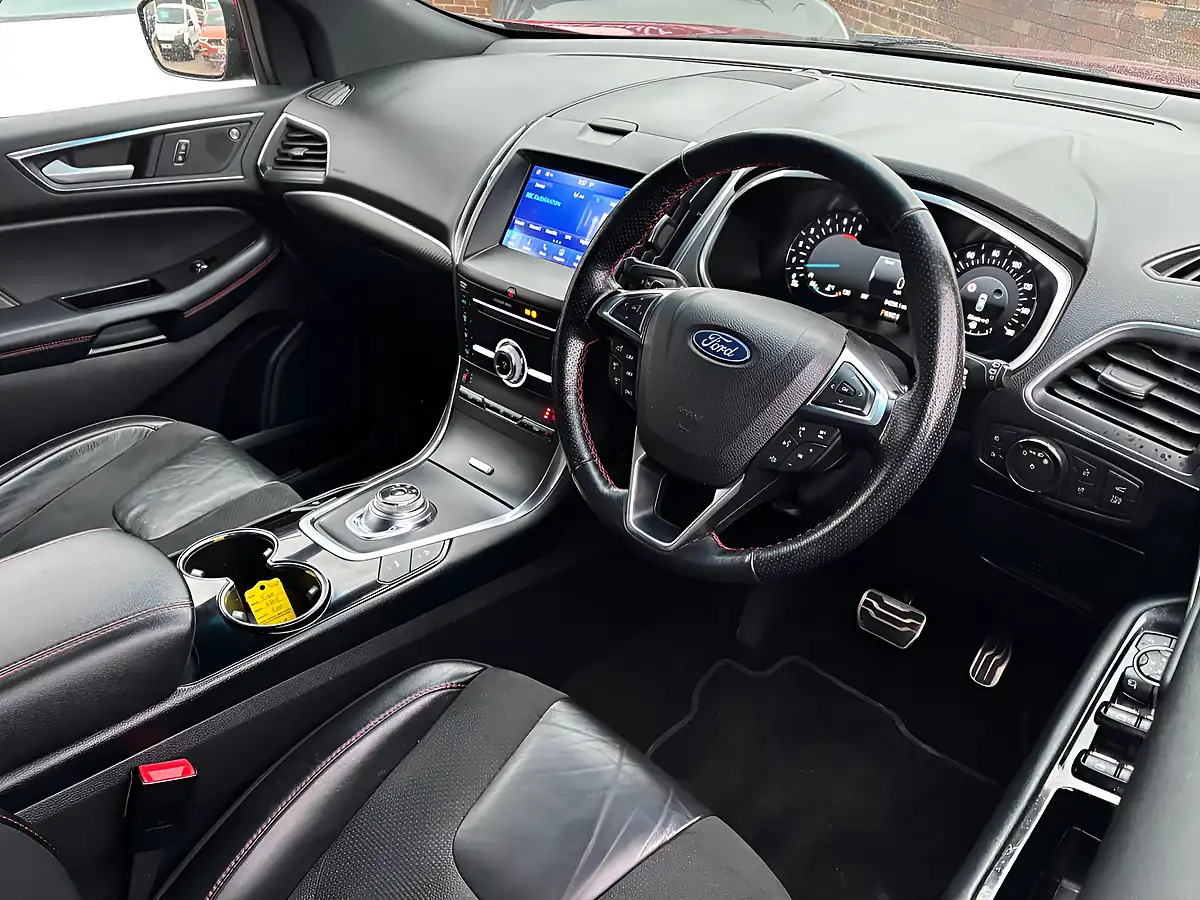 Used 2019 Ford Edge ST-Line Red - Interior and Exterior details 15
