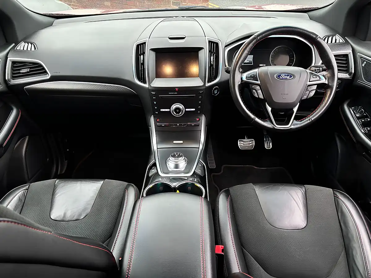 Used 2019 Ford Edge ST-Line Red - Interior and Exterior details 19