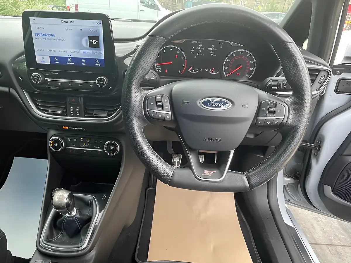 Used 2019 Ford Fiesta ST-2 Silver - Interior and Exterior details 18