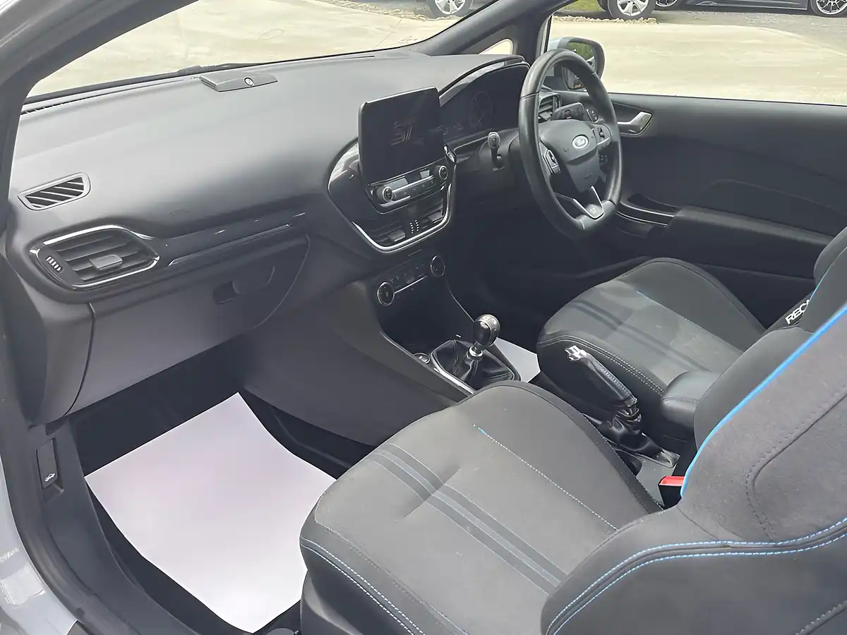 Used 2019 Ford Fiesta ST-2 Silver - Interior and Exterior details 5