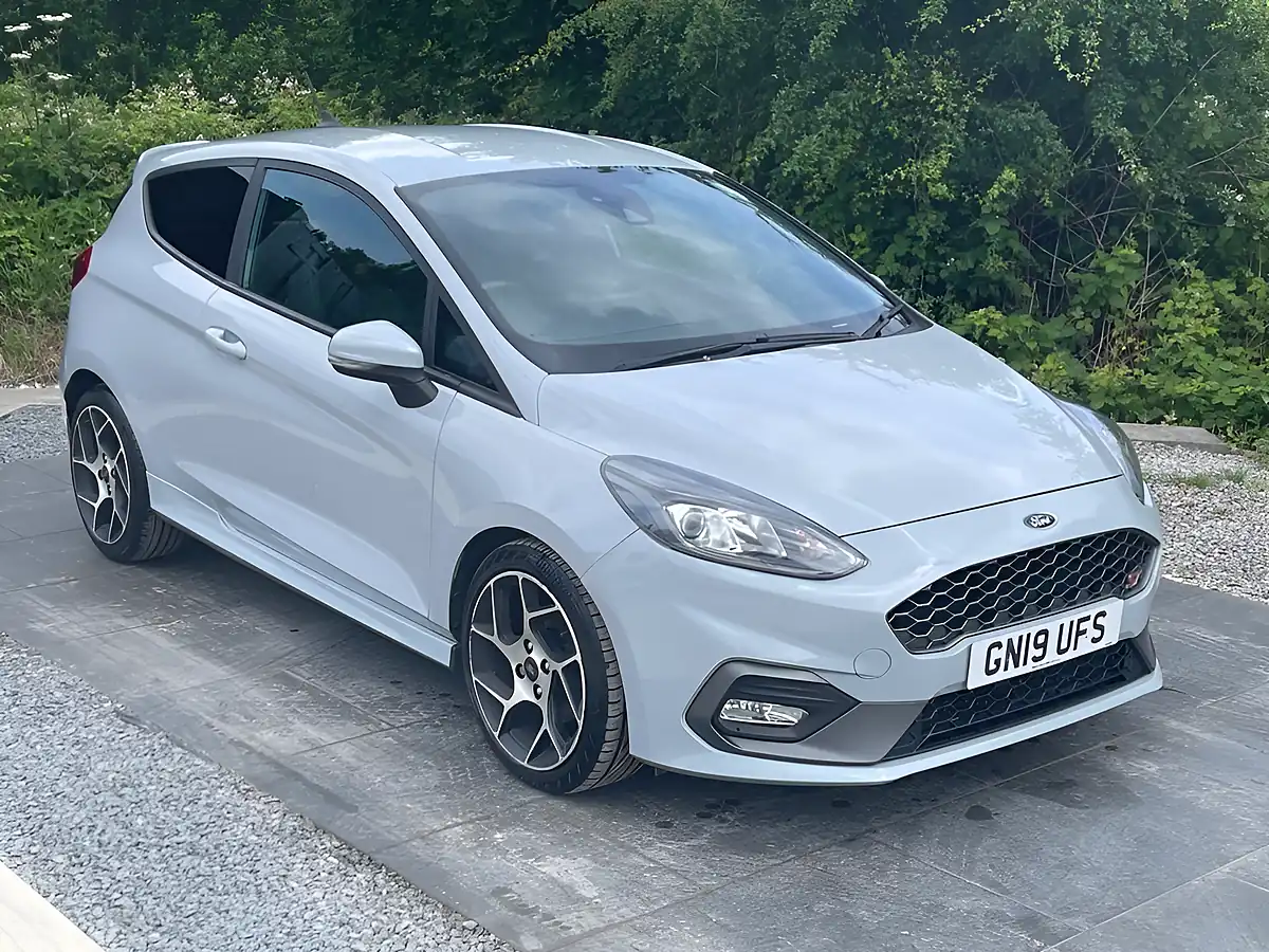 Used 2019 Ford Fiesta ST-2 Silver - Interior and Exterior details 9