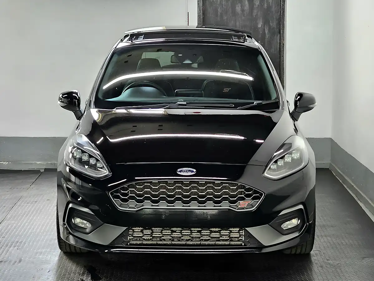Used 2019 Ford Fiesta ST-3 Agate Black - Interior and Exterior details 5