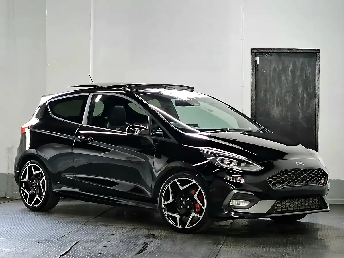 Used 2019 Ford Fiesta ST-3 Agate Black - Interior and Exterior details 6
