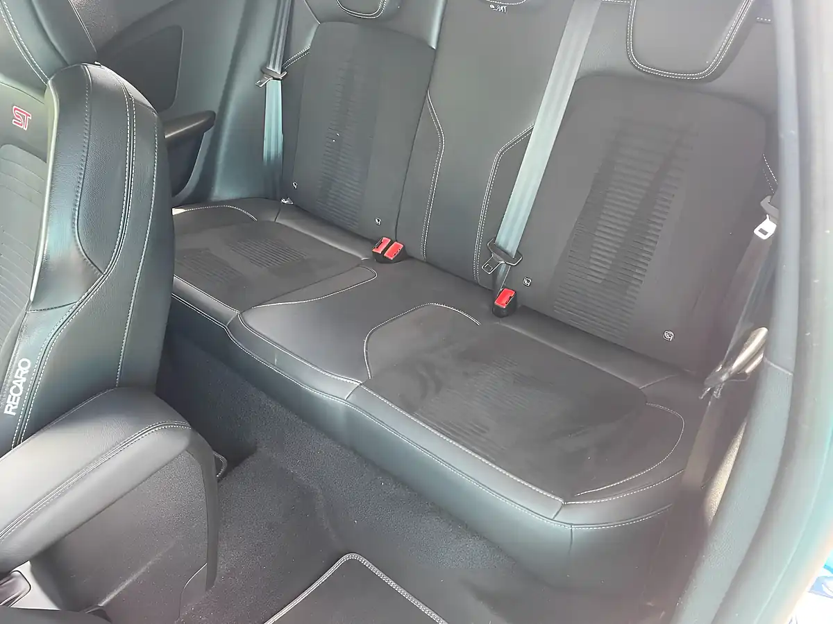 Used 2019 Ford Fiesta ST-3 Blue - Interior and Exterior details 15