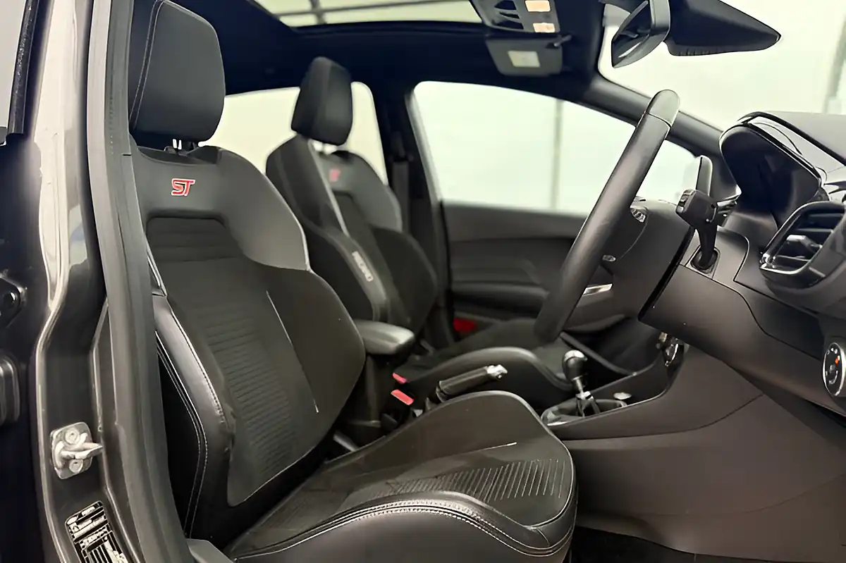 Used 2019 Ford Fiesta ST-3 Pan Roof Grey - Interior and Exterior details 16