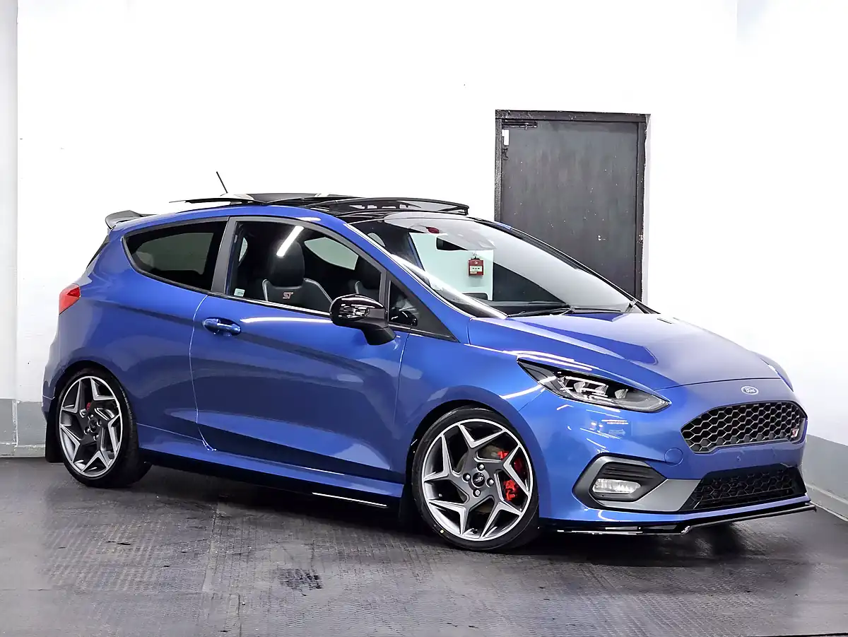 Used 2019 Ford Fiesta ST-3 Performance Blue - Interior and Exterior details 4