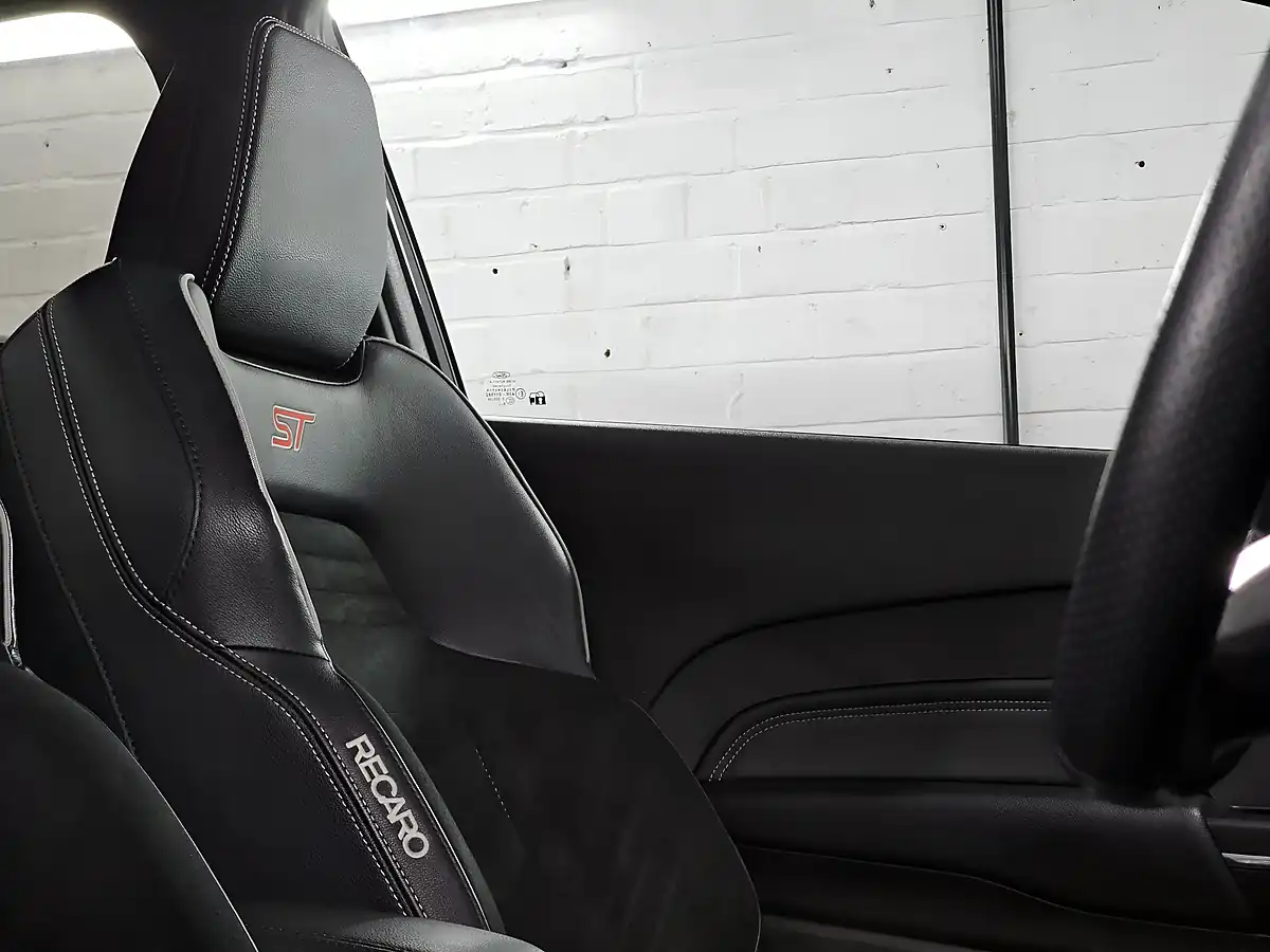 Used 2019 Ford Fiesta ST-3 Shadow Black - Interior and Exterior details 15
