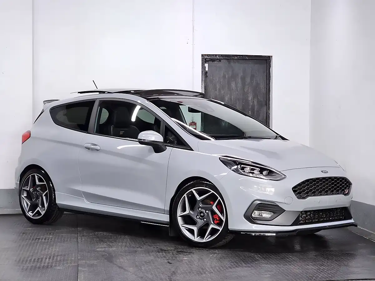 Used 2019 Ford Fiesta ST-3 Silver Fox - Interior and Exterior details 4
