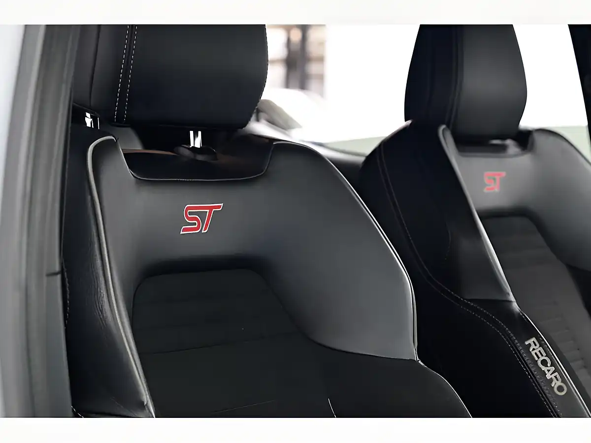 Used 2019 Ford Fiesta ST-3 Silver - Interior and Exterior details 15