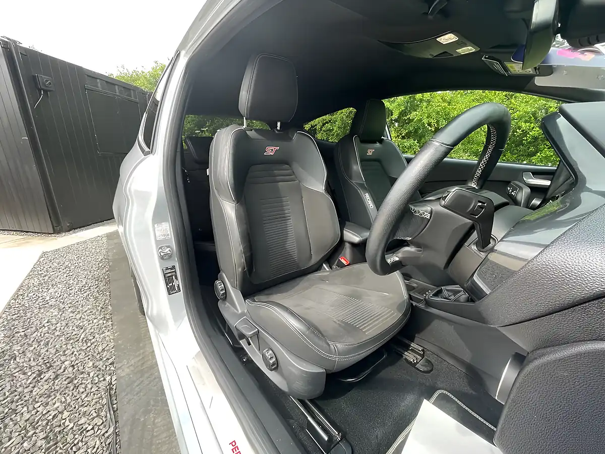 Used 2019 Ford Fiesta ST-3 Silver - Interior and Exterior details 11
