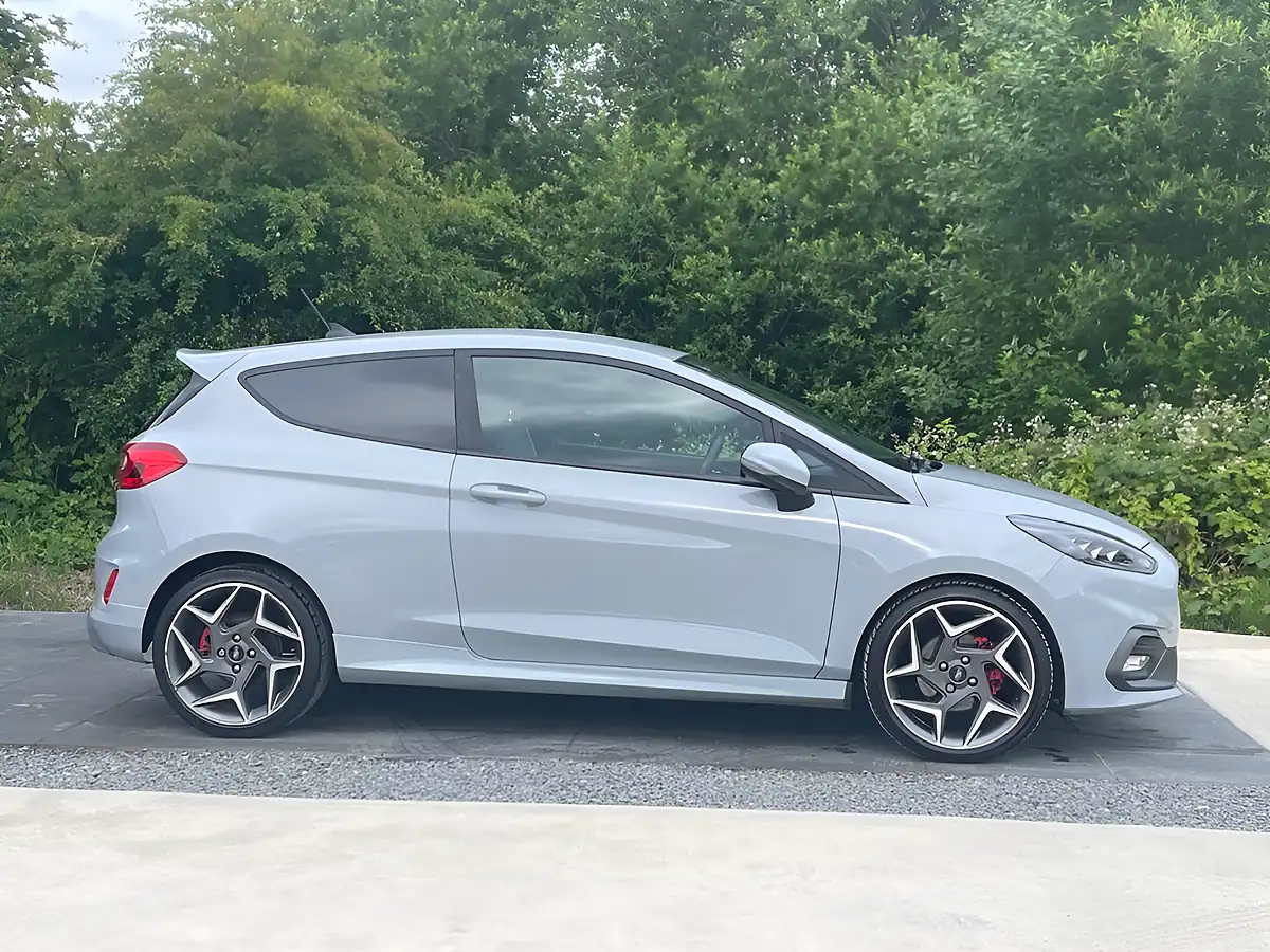 Used 2019 Ford Fiesta ST-3 Silver - Interior and Exterior details 12