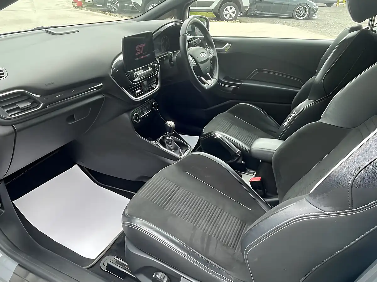 Used 2019 Ford Fiesta ST-3 Silver - Interior and Exterior details 4