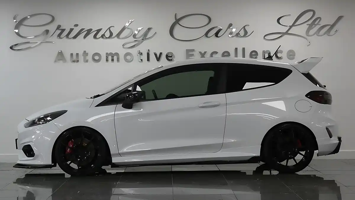 Used 2019 Ford Fiesta ST-3 White - Interior and Exterior details 2