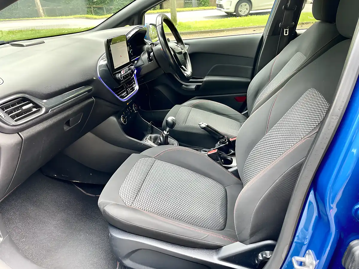 Used 2019 Ford Fiesta ST-Line Blue - Interior and Exterior details 11
