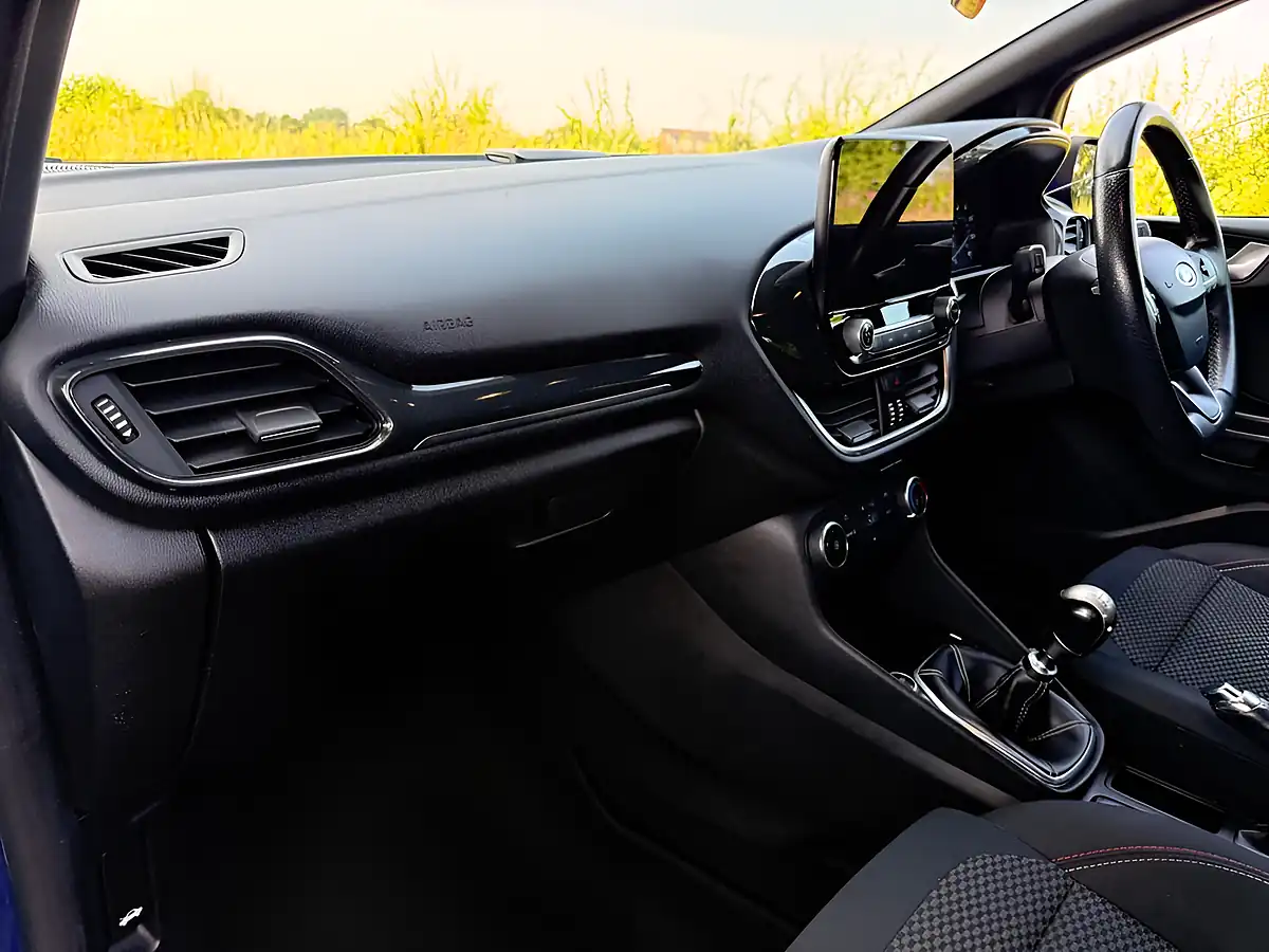 Used 2019 Ford Fiesta ST-Line Blue - Interior and Exterior details 10