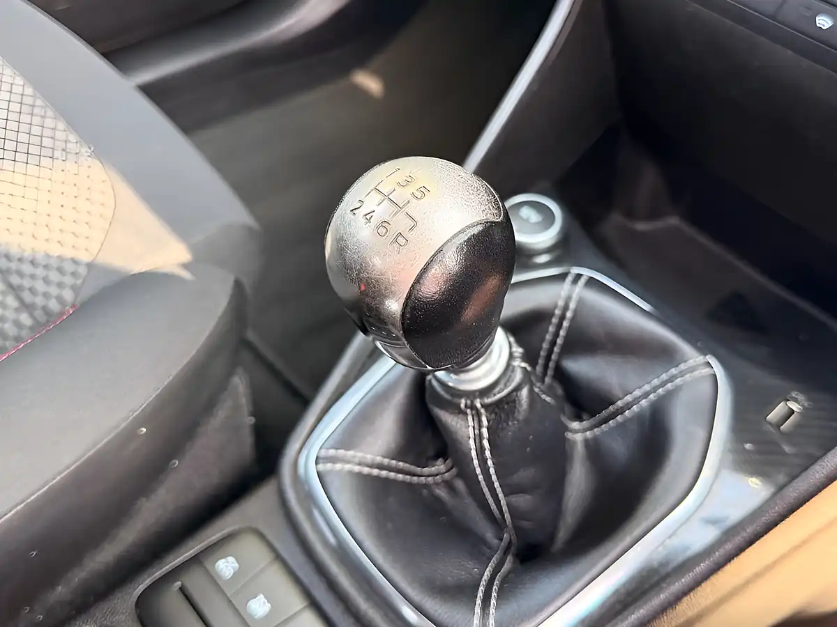 Used 2019 Ford Fiesta ST-Line Blue - Interior and Exterior details 11