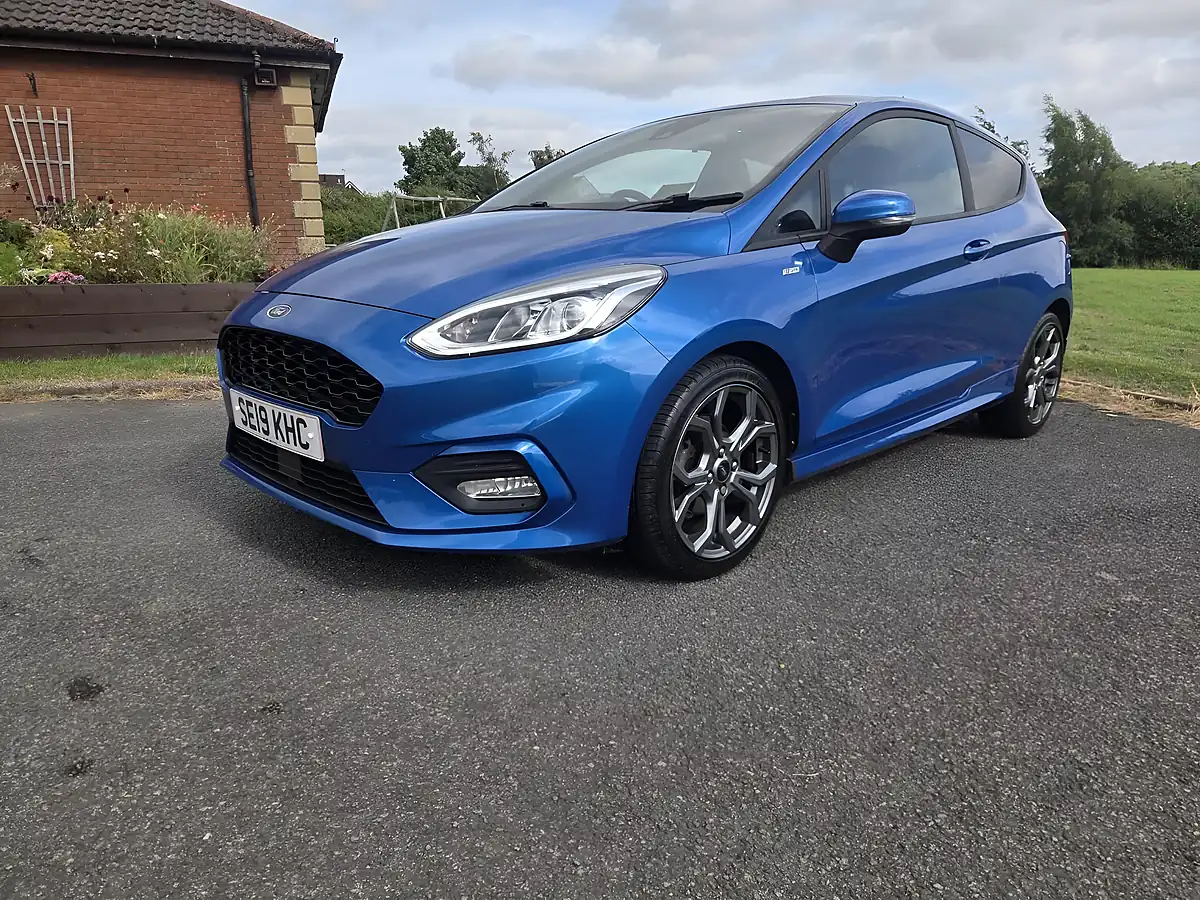 Used 2019 Ford Fiesta ST-Line Blue - Interior and Exterior details 4