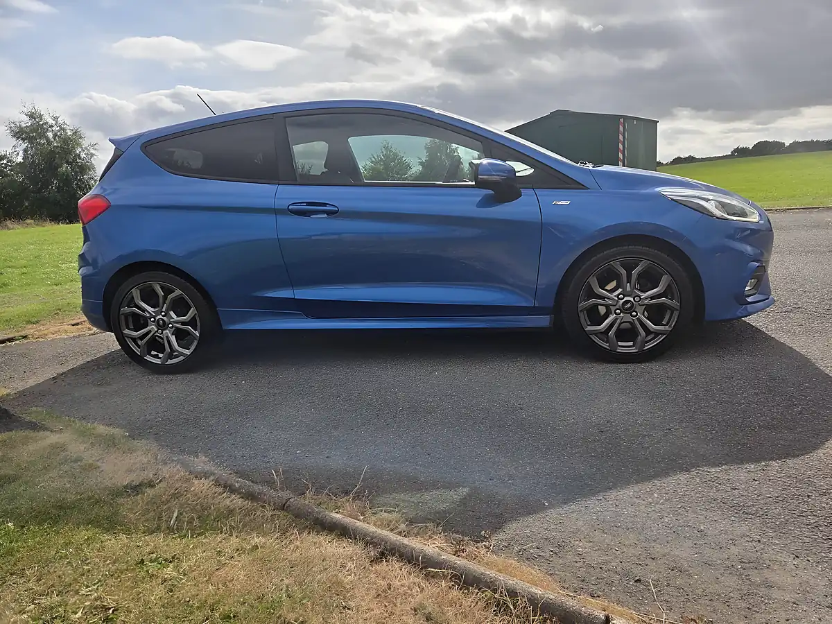 Used 2019 Ford Fiesta ST-Line Blue - Interior and Exterior details 5