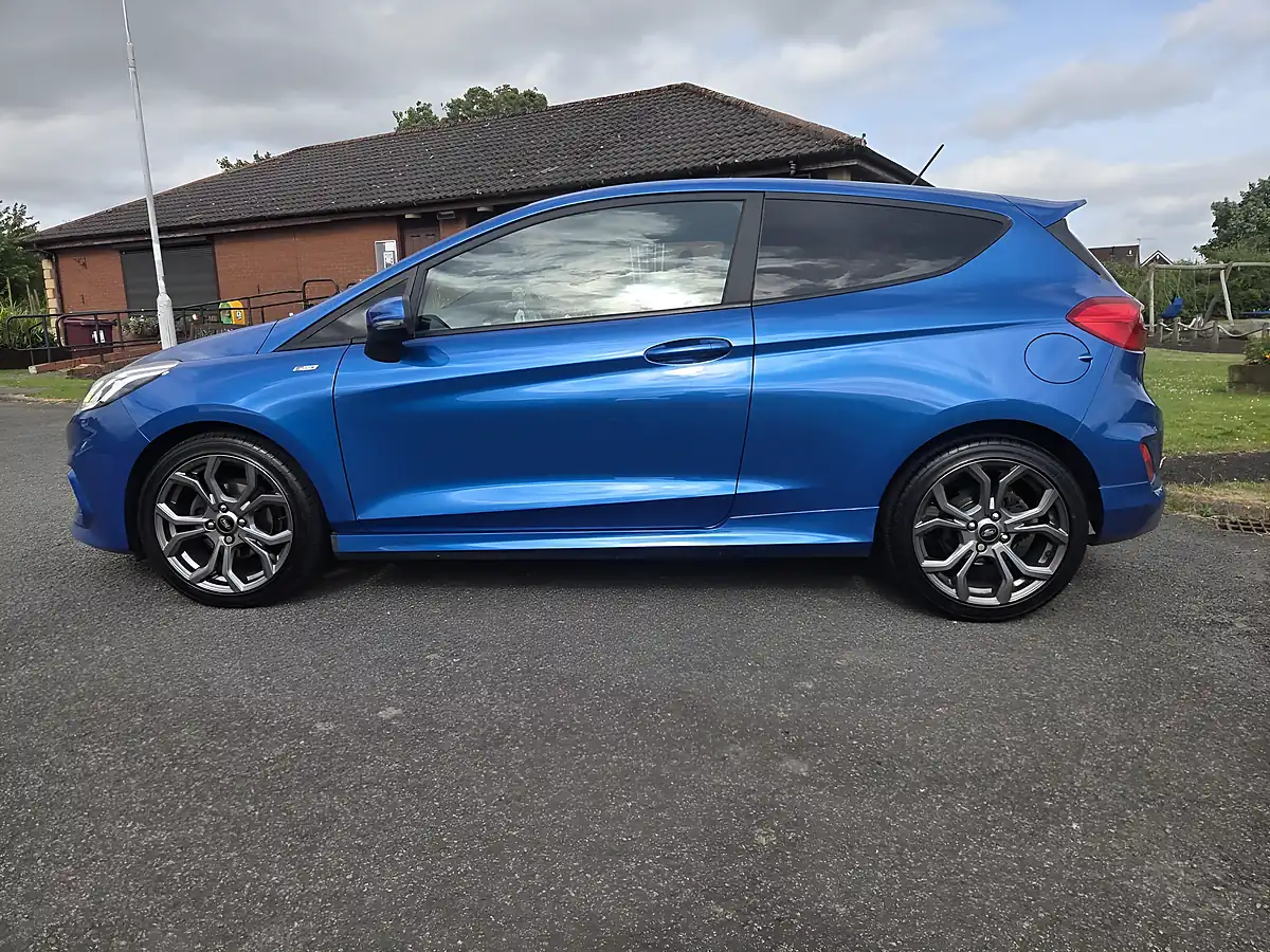 Used 2019 Ford Fiesta ST-Line Blue - Interior and Exterior details 7