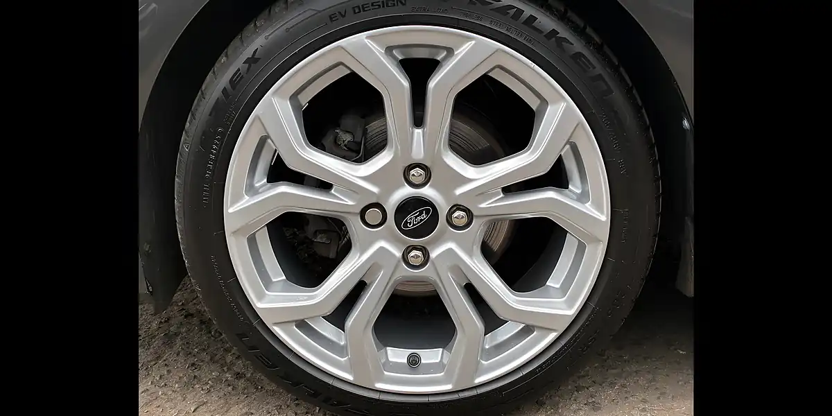 Used 2019 Ford Fiesta ST-Line Grey - Interior and Exterior details 7