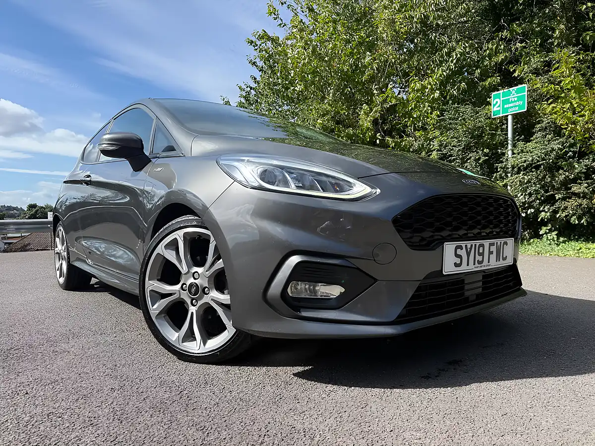 Used 2019 Ford Fiesta ST-Line Grey - Front View