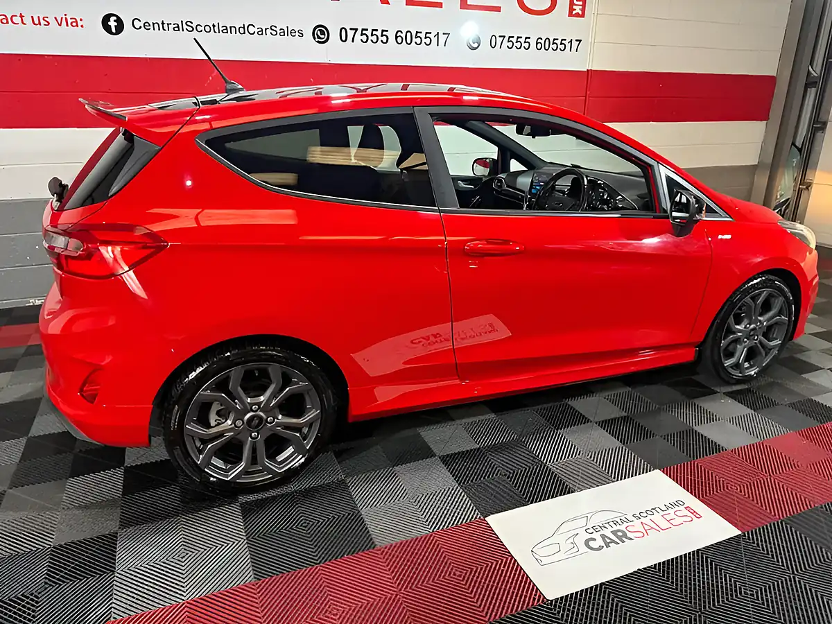 Used 2019 Ford Fiesta ST-Line Red - Interior and Exterior details 9