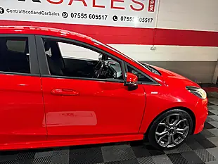 Used 2019 Ford Fiesta ST-Line Red - Interior and Exterior details 8