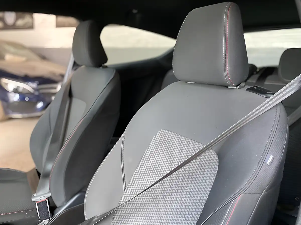 Used 2019 Ford Fiesta ST-Line Silver - Interior and Exterior details 19