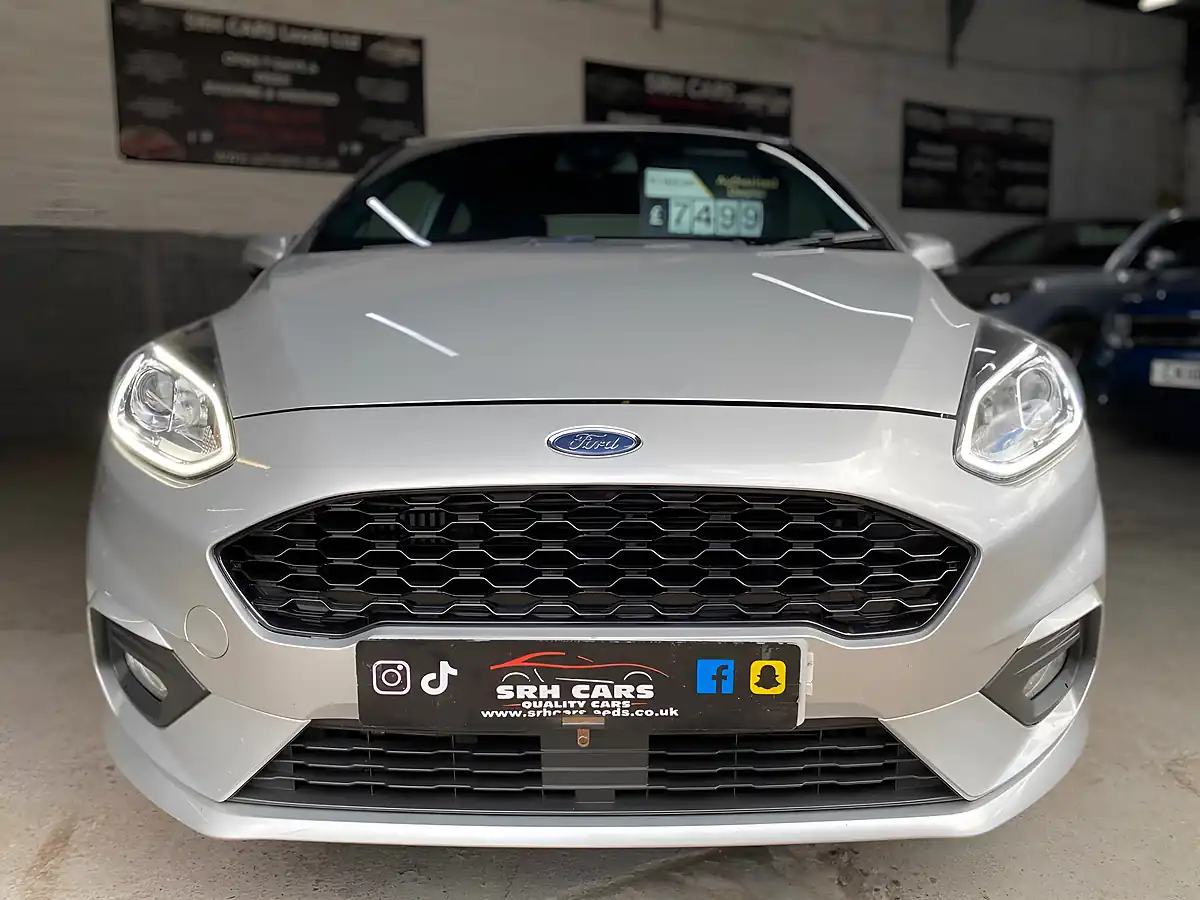 Used 2019 Ford Fiesta ST-Line Silver - Interior and Exterior details 7