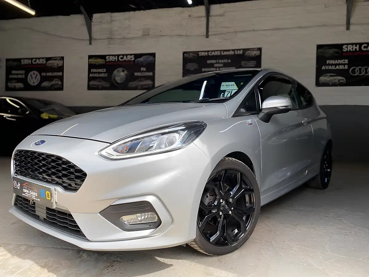 Used 2019 Ford Fiesta ST-Line Silver - Interior and Exterior details 8