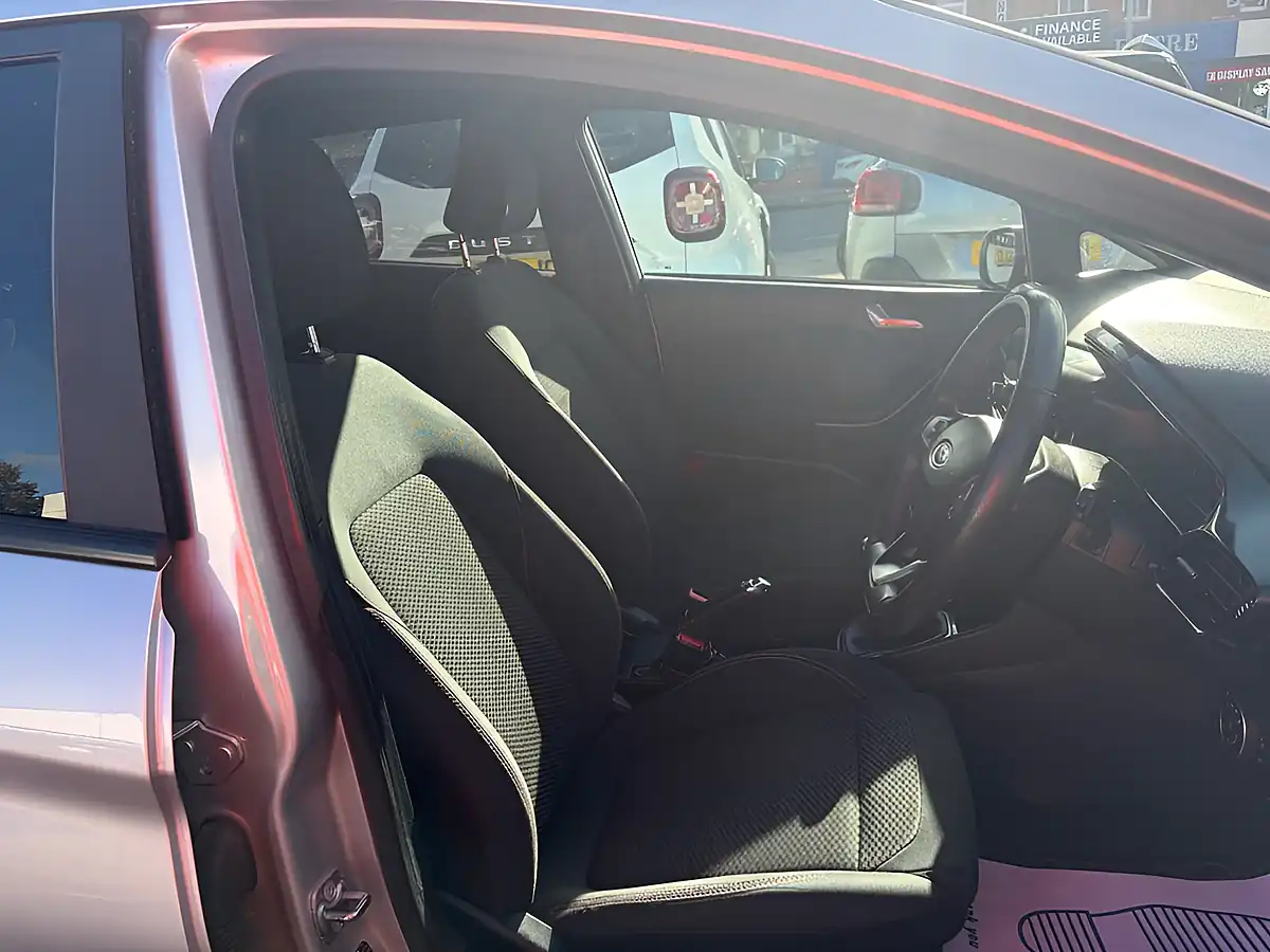 Used 2019 Ford Fiesta ST-Line Silver - Interior and Exterior details 9