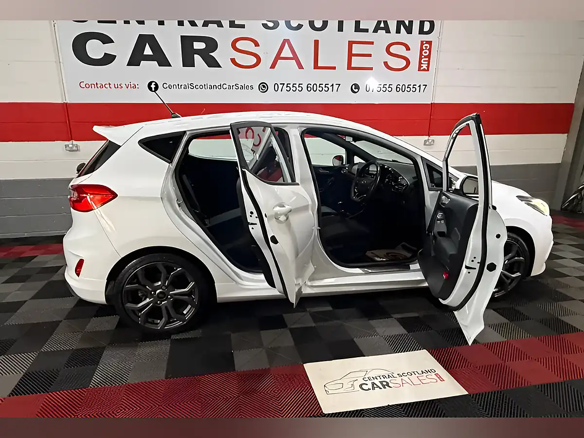 Used 2019 Ford Fiesta ST-Line White - Interior and Exterior details 11