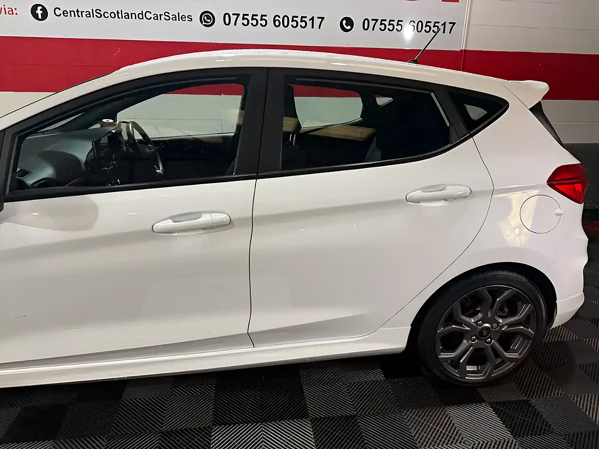 Used 2019 Ford Fiesta ST-Line White - Interior and Exterior details 4