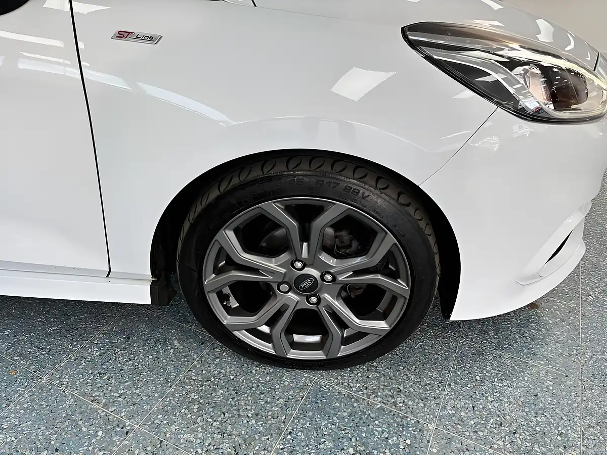 Used 2019 Ford Fiesta ST-Line White - Interior and Exterior details 17