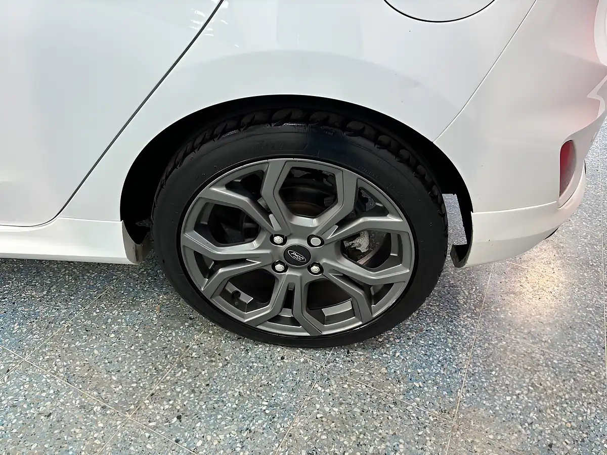 Used 2019 Ford Fiesta ST-Line White - Interior and Exterior details 20