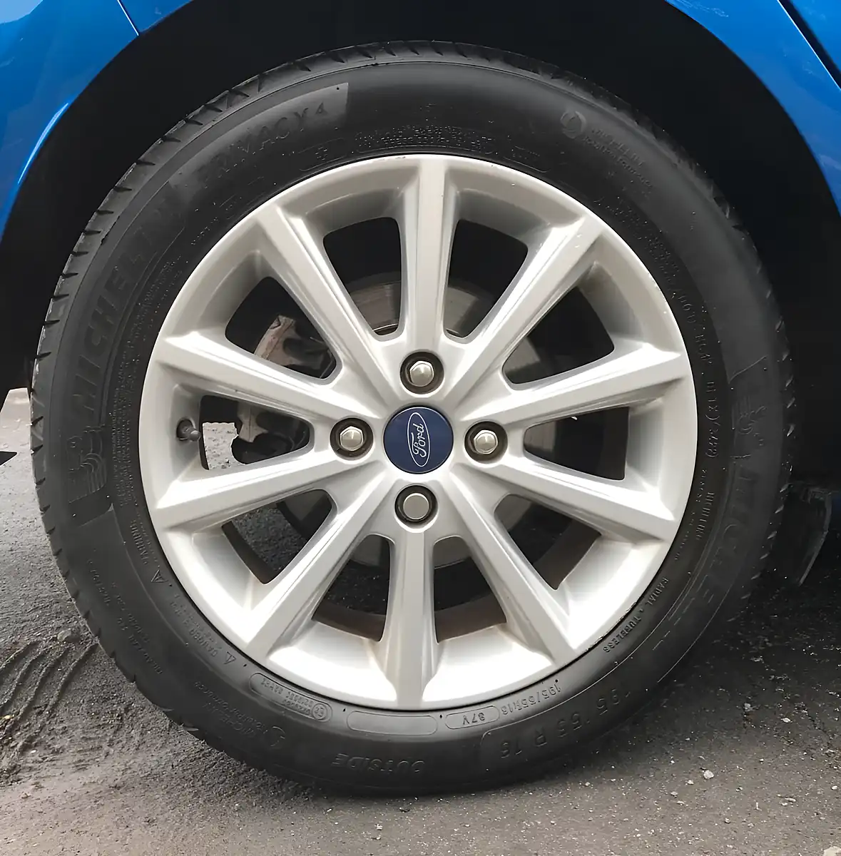 Used 2019 Ford Fiesta Titanium Bright Blue - Interior and Exterior details 12