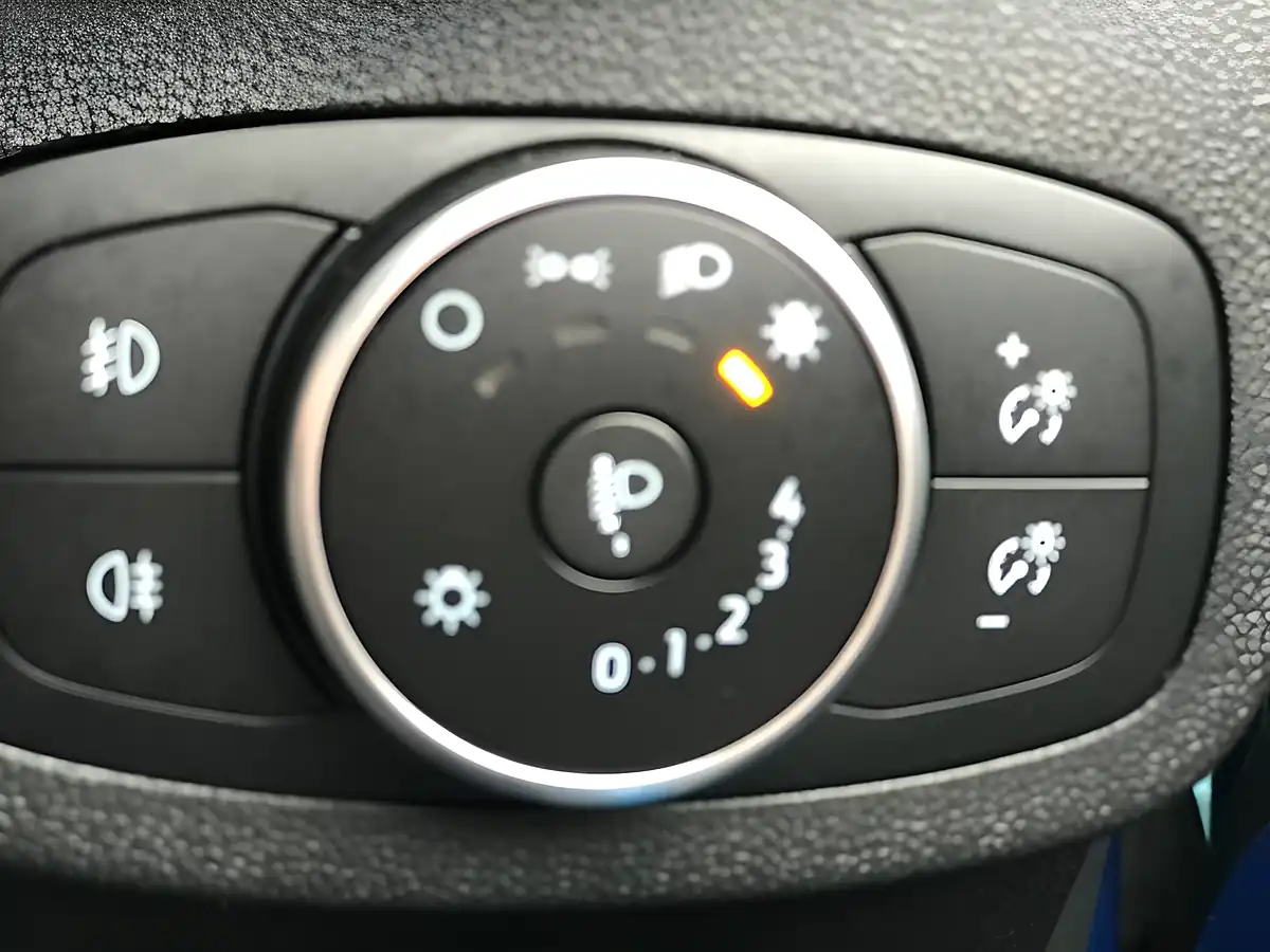 Used 2019 Ford Fiesta Titanium Bright Blue - Interior and Exterior details 20