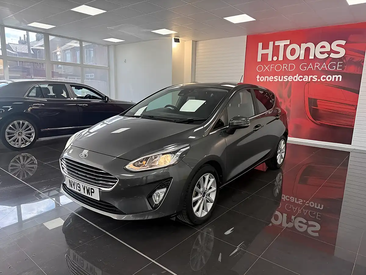 Used 2019 Ford Fiesta Titanium Grey - Interior and Exterior details 12