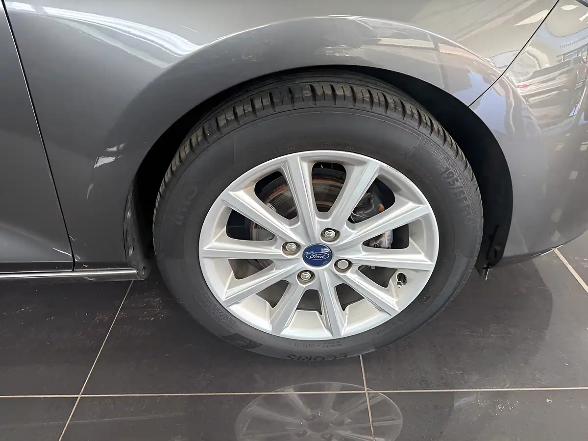 Used 2019 Ford Fiesta Titanium Grey - Interior and Exterior details 13