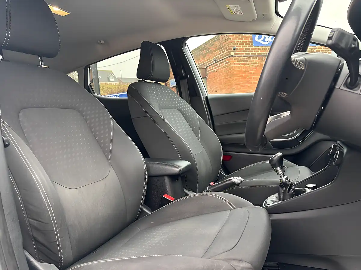 Used 2019 Ford Fiesta Titanium White - Interior and Exterior details 18