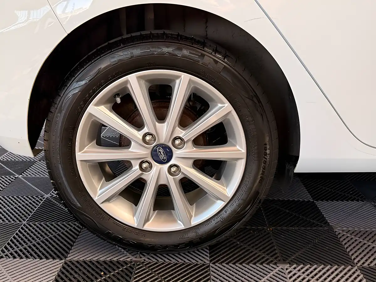 Used 2019 Ford Fiesta Titanium White - Interior and Exterior details 14