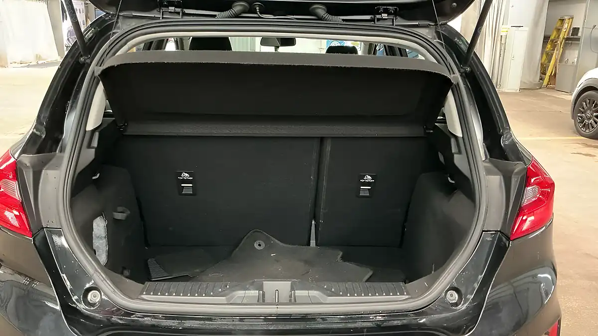 Used 2019 Ford Fiesta Zetec Black - Interior and Exterior details 10