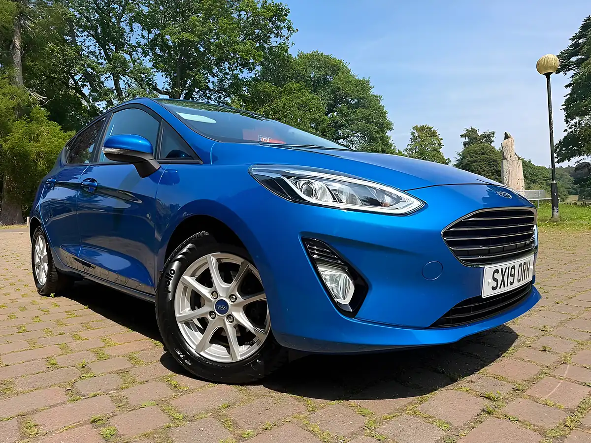 Used 2019 Ford Fiesta Zetec Blue - Front View