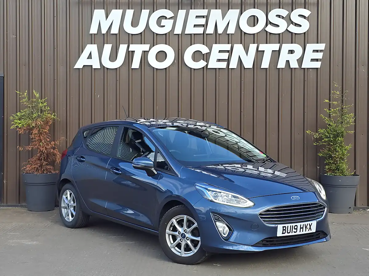 Used 2019 Ford Fiesta Zetec Blue - Front View